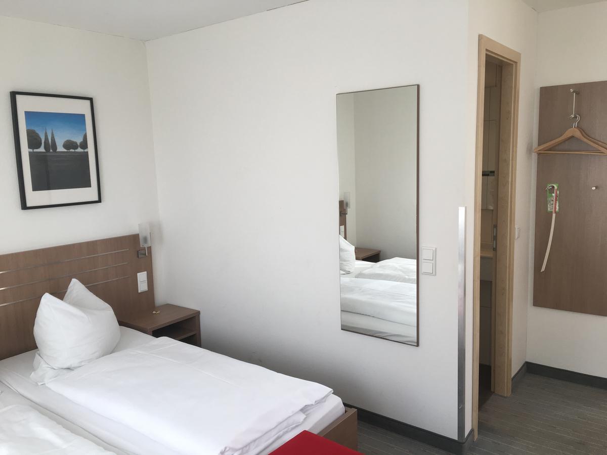 Landhotel Gasthof Am Berg Dornstadt Kültér fotó